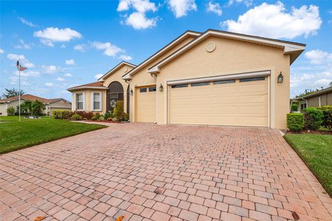 A home in LAKE WALES