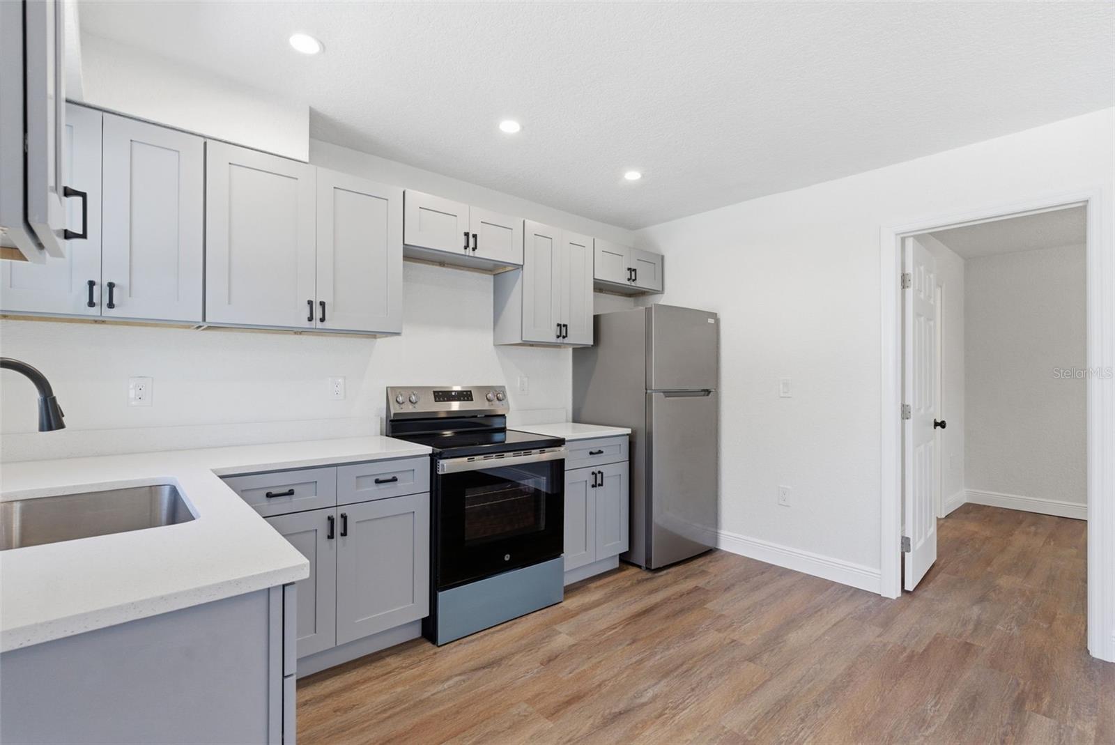 MADEIRA SHORES SUB - Residential Lease