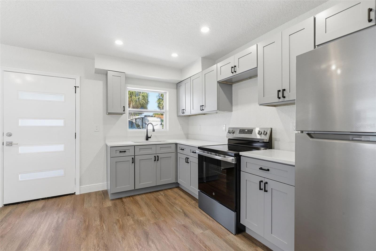 MADEIRA SHORES SUB - Residential Lease