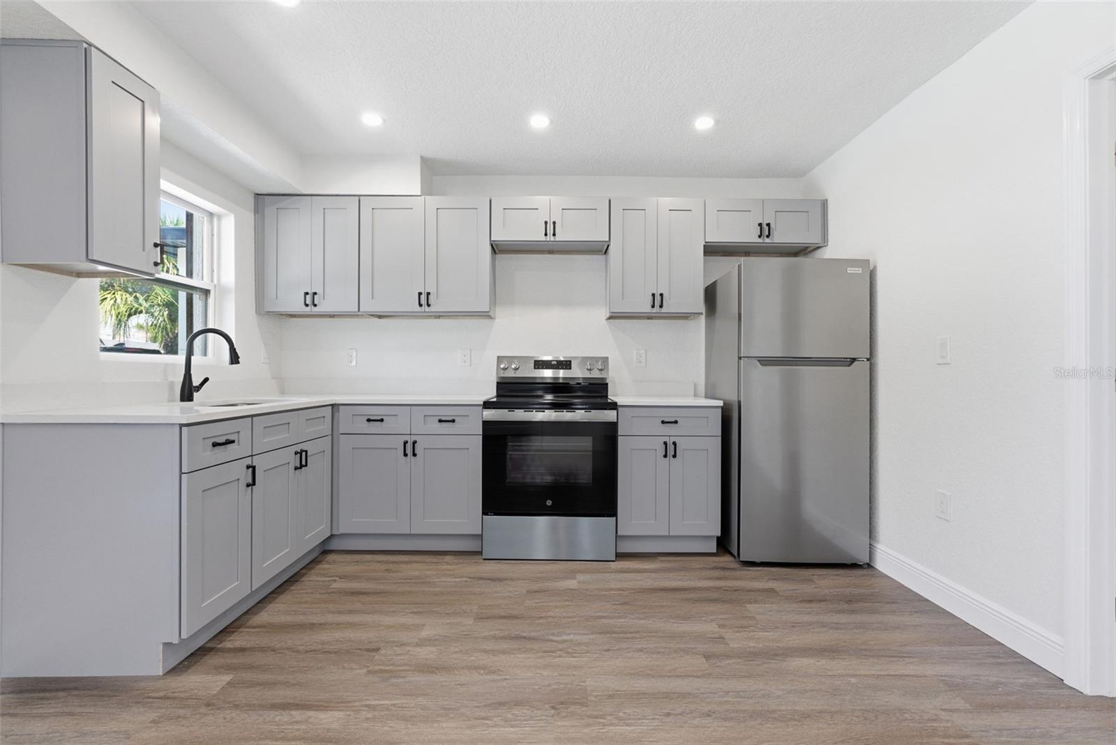 MADEIRA SHORES SUB - Residential Lease