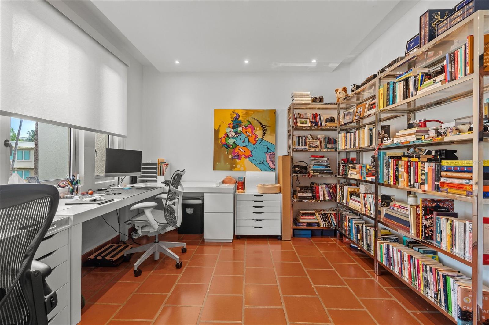 LAKESIDE VILLAS - Residential