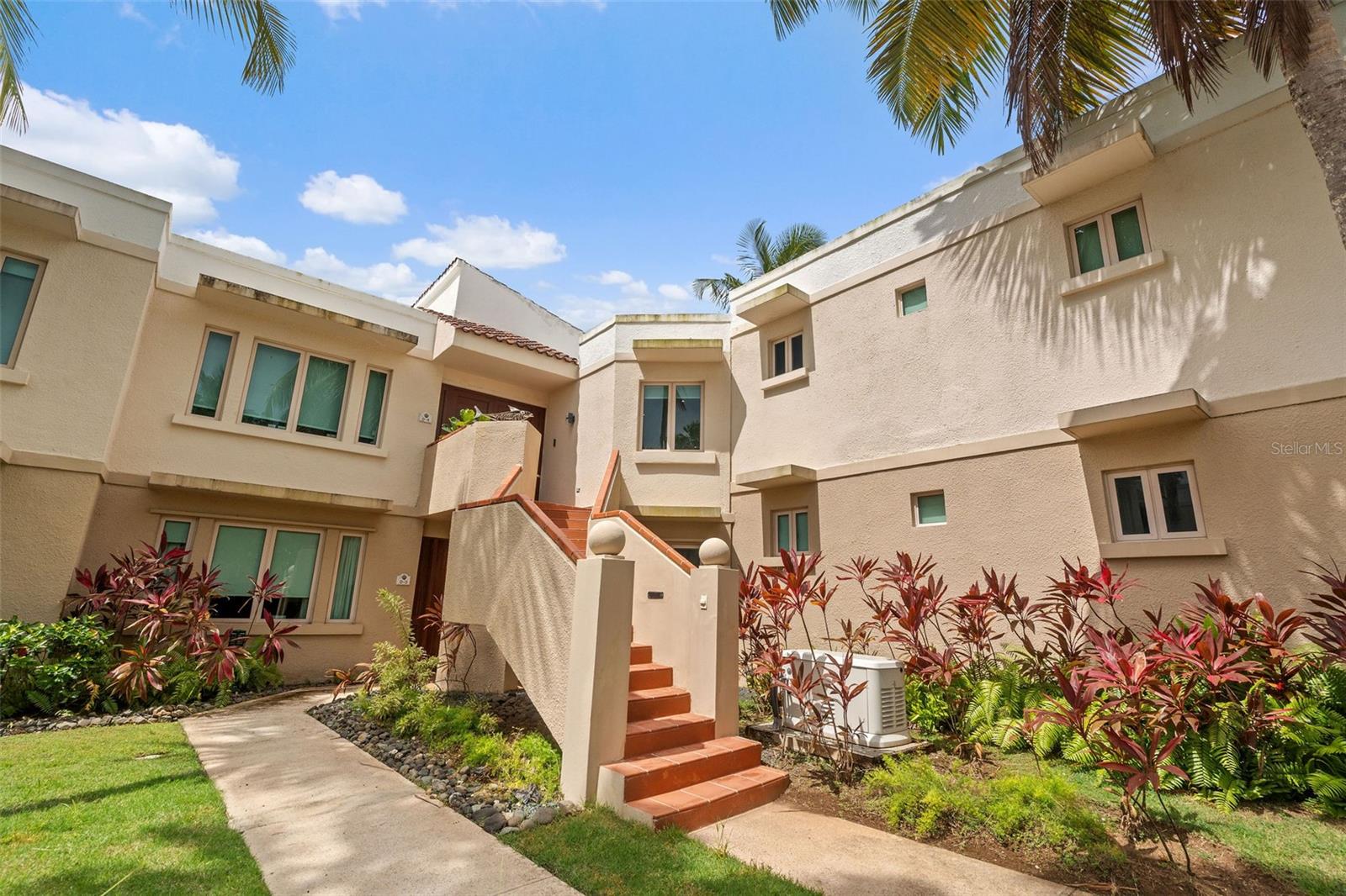 . LAKESIDE VILLAS D4