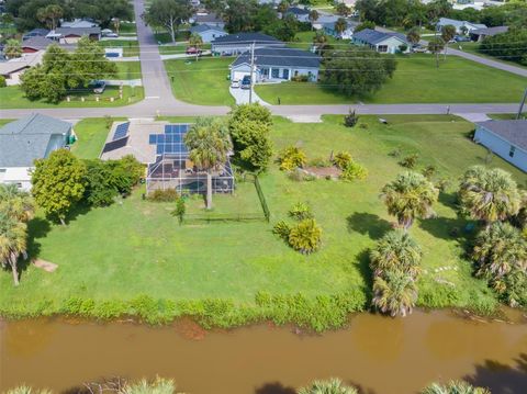 A home in PORT CHARLOTTE