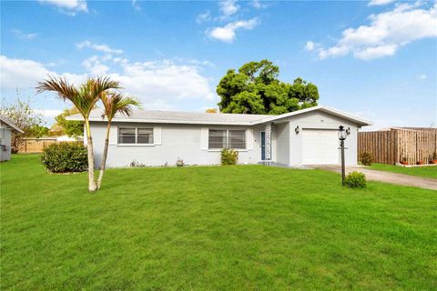 Photo of 181 Sandhurst Drive, Venice, FL 34293 (MLS # A4685257)
