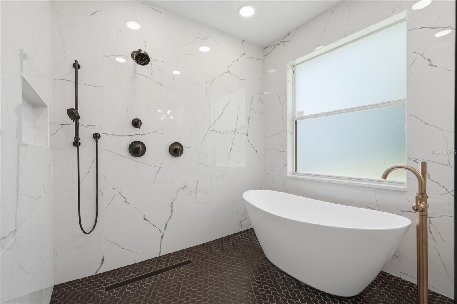 WESTFIELD LAKES - Residential