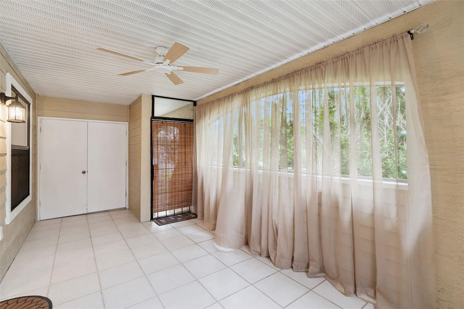 CENTRE COURT CONDO 02 PH 03 - Residential