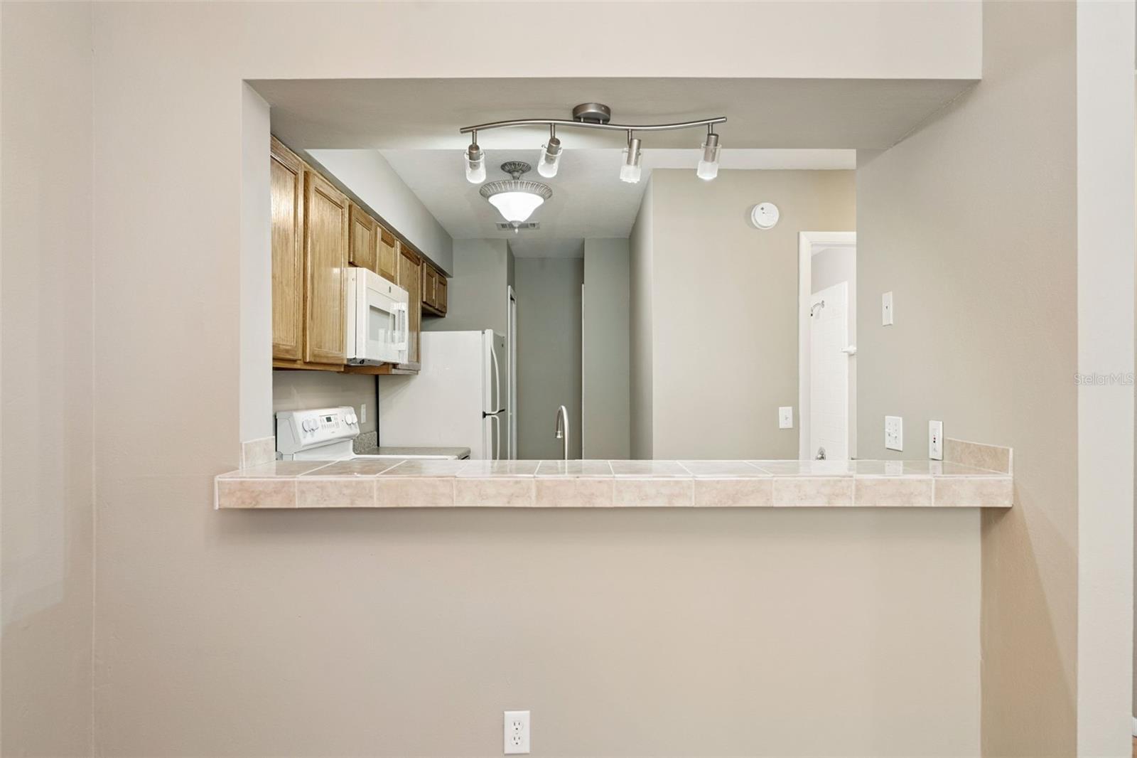 CENTRE COURT CONDO 02 PH 03 - Residential