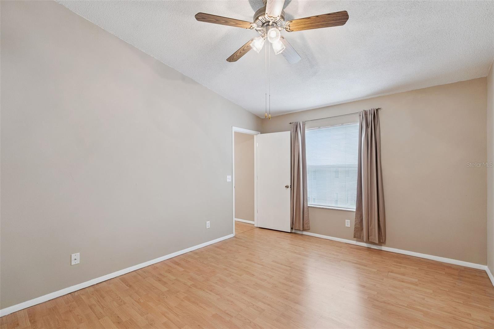 CENTRE COURT CONDO 02 PH 03 - Residential