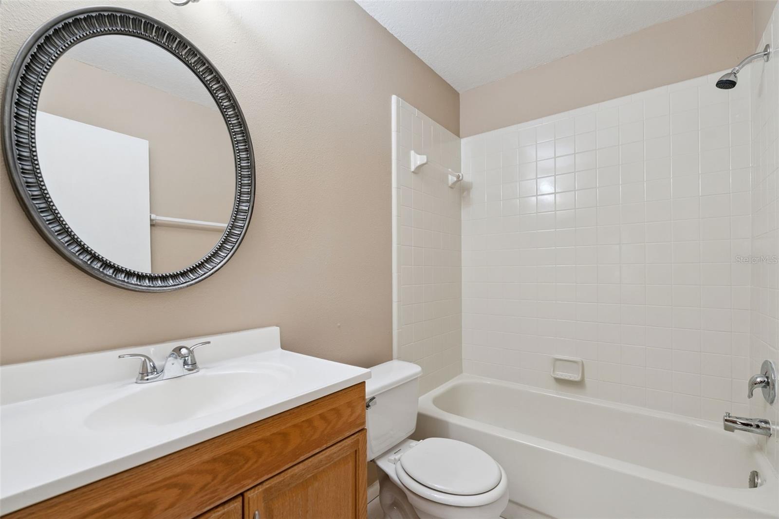 CENTRE COURT CONDO 02 PH 03 - Residential