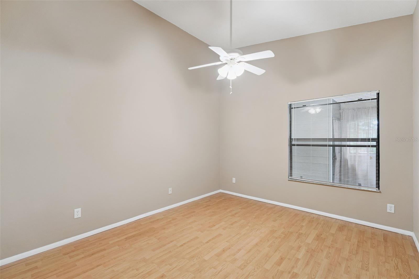 CENTRE COURT CONDO 02 PH 03 - Residential