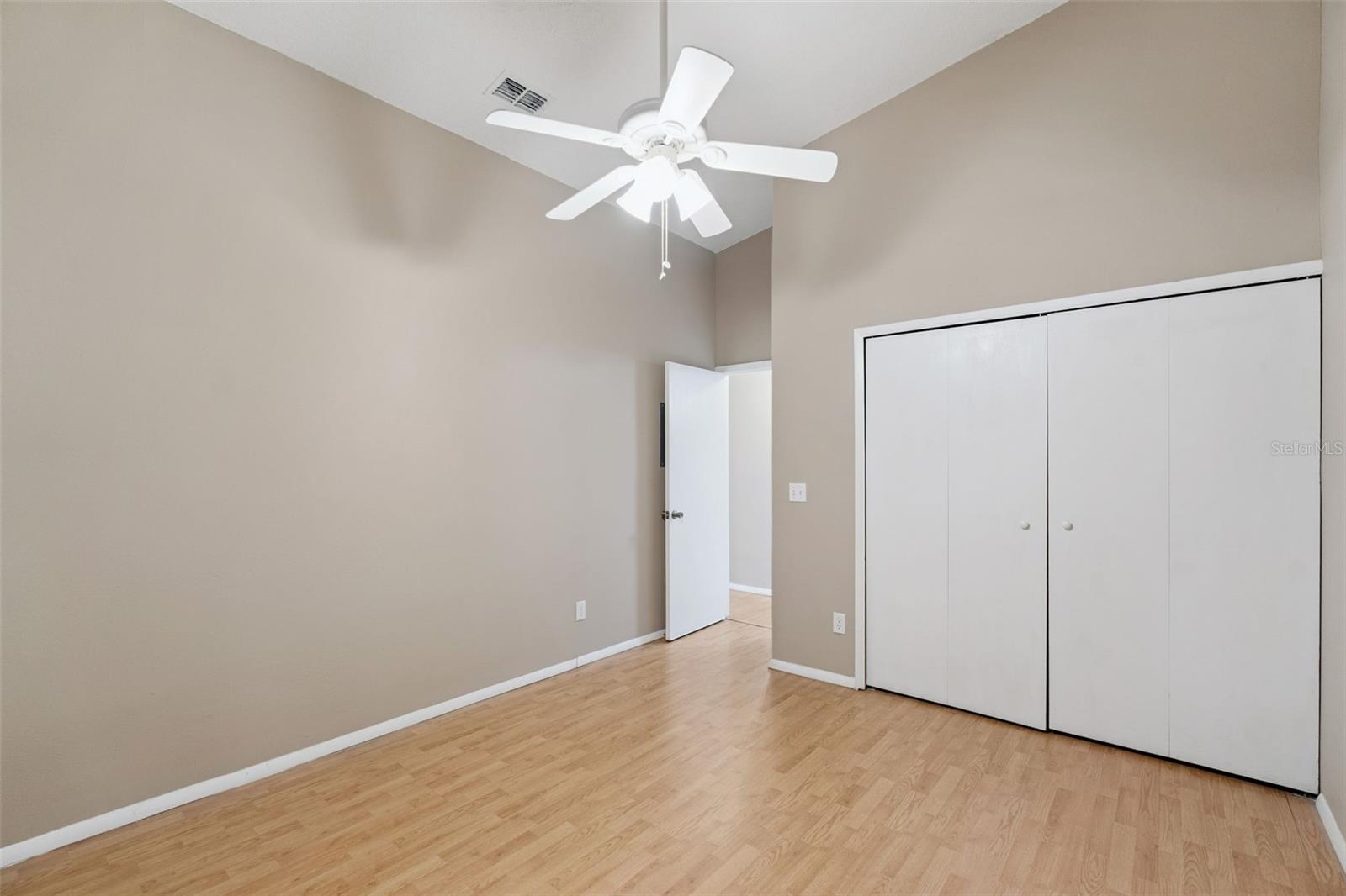 CENTRE COURT CONDO 02 PH 03 - Residential