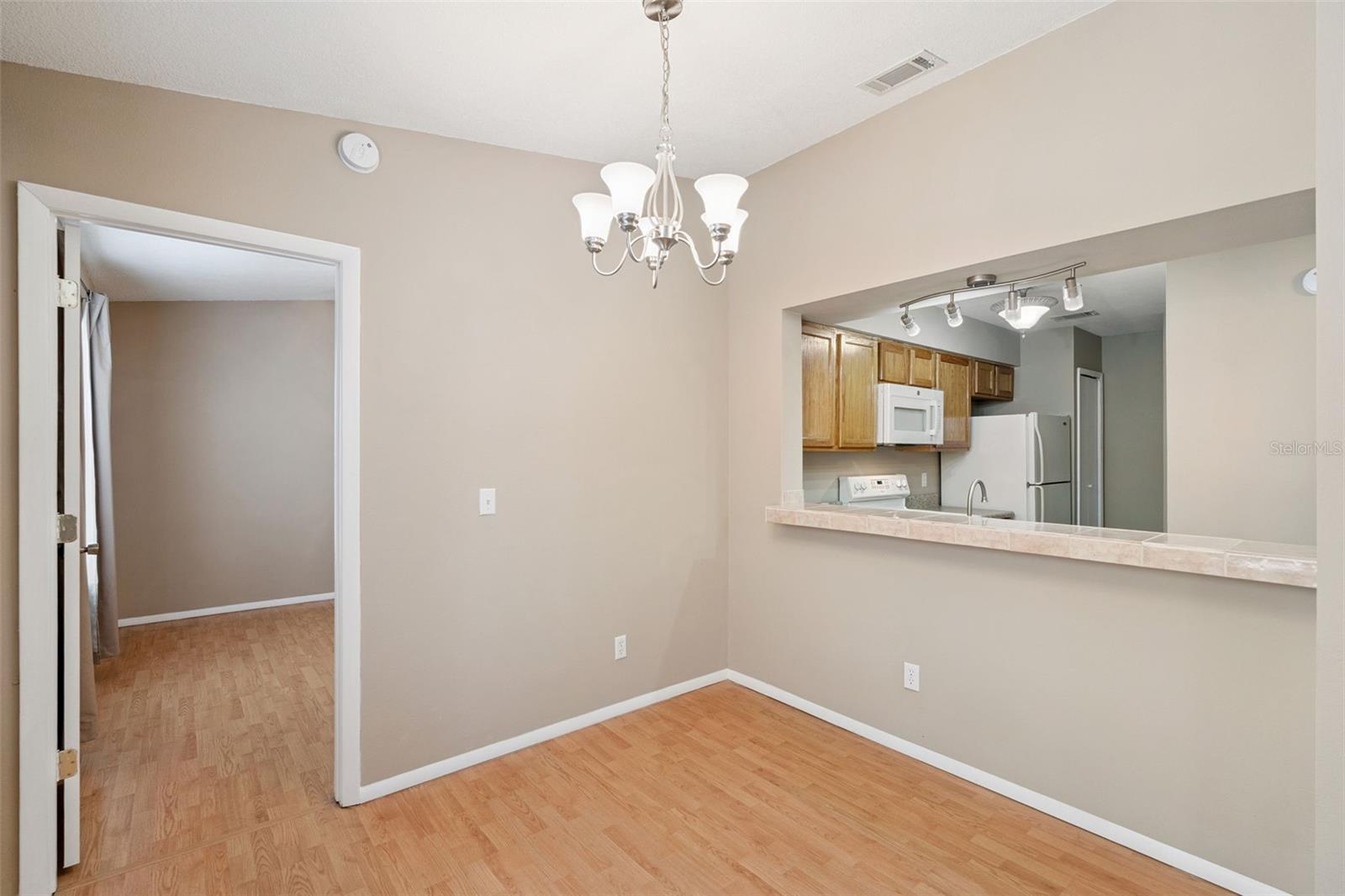 CENTRE COURT CONDO 02 PH 03 - Residential