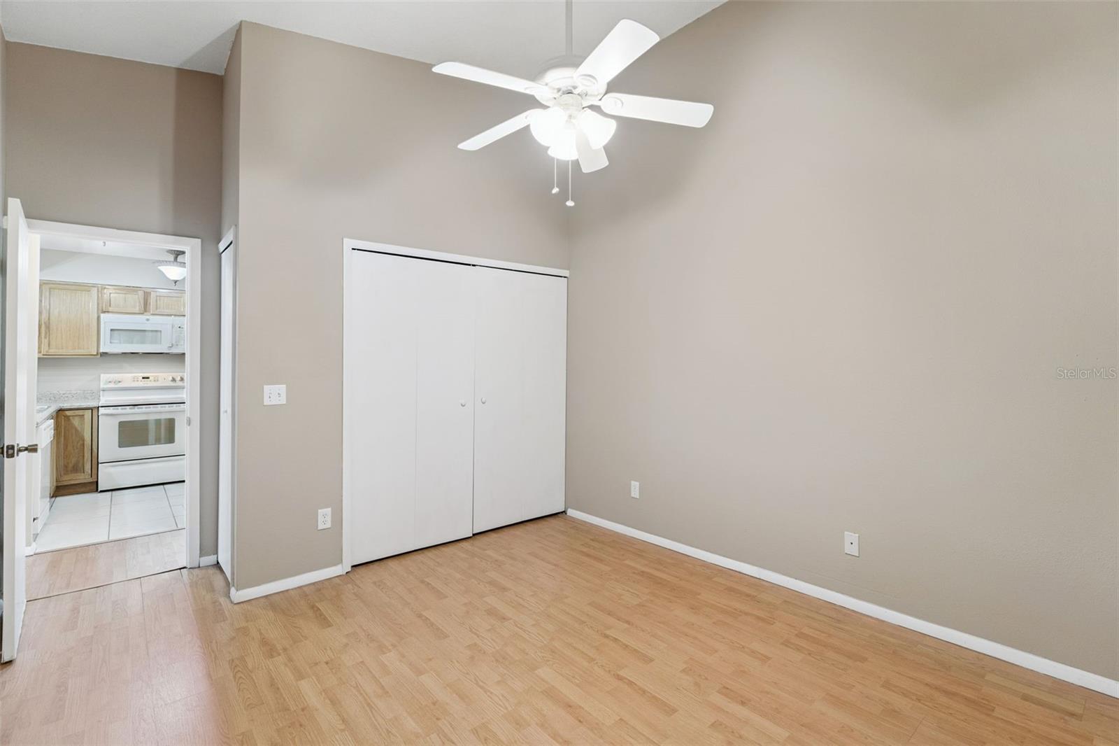 CENTRE COURT CONDO 02 PH 03 - Residential