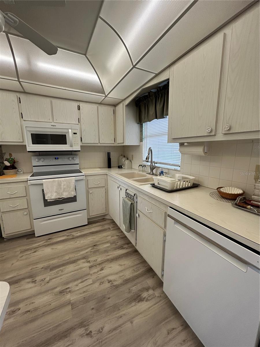 CONTINENTAL TOWERS CONDO - Residential Lease