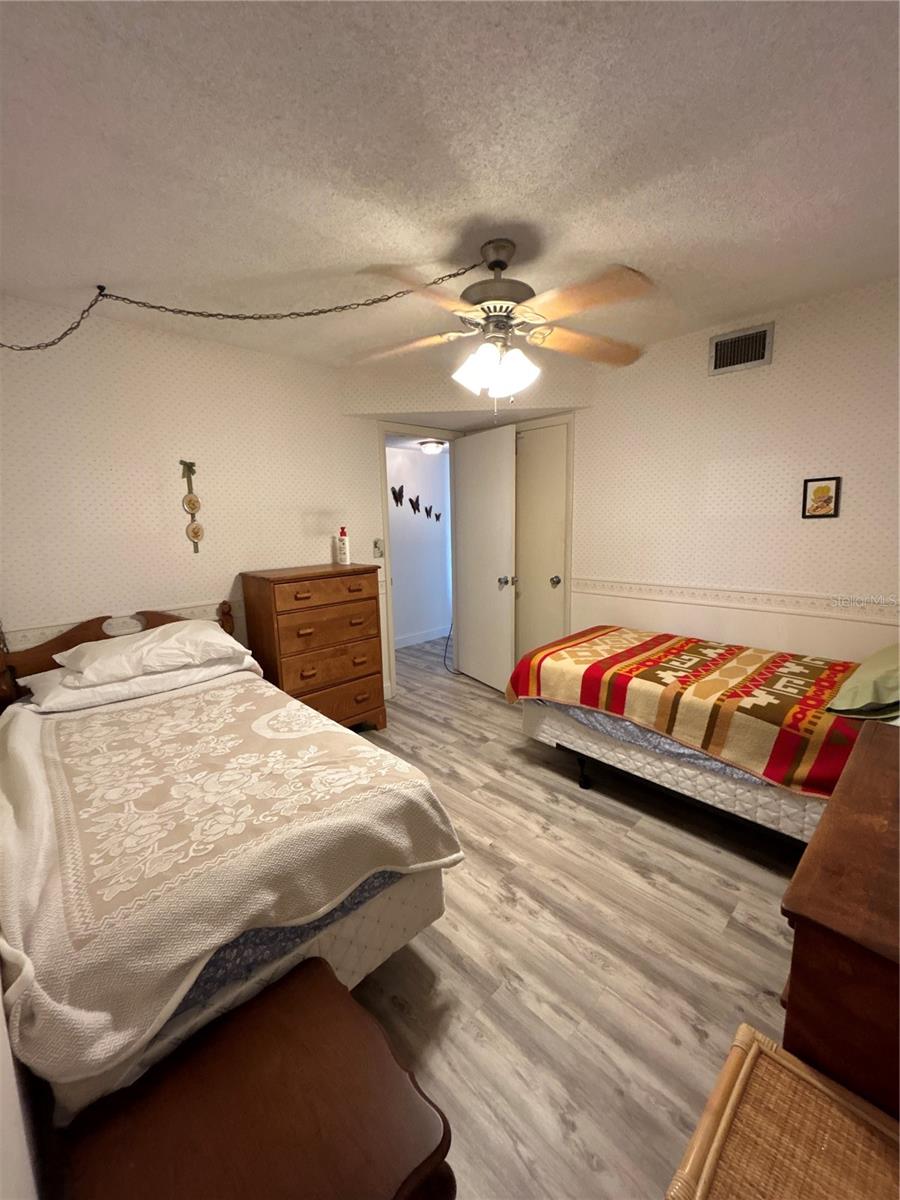 CONTINENTAL TOWERS CONDO - Residential Lease