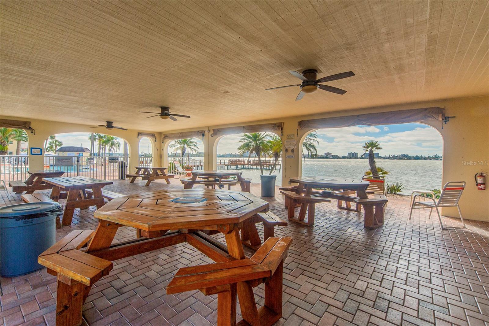 CONTINENTAL TOWERS CONDO - Residential Lease