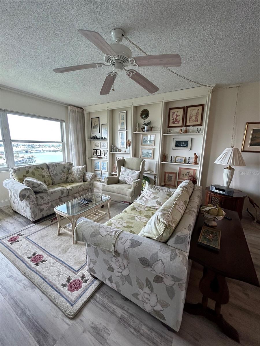 CONTINENTAL TOWERS CONDO - Residential Lease