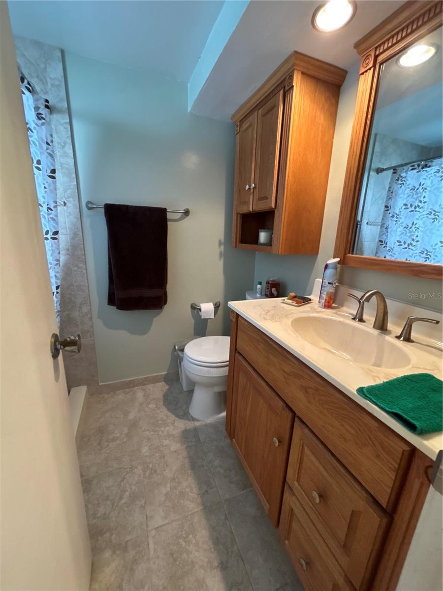 CONTINENTAL TOWERS CONDO - Residential Lease