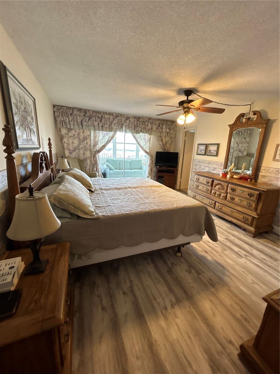 CONTINENTAL TOWERS CONDO - Residential Lease