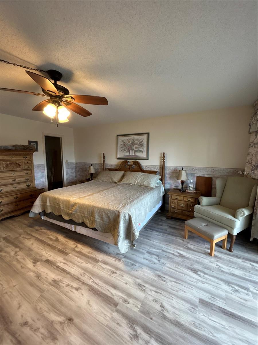 CONTINENTAL TOWERS CONDO - Residential Lease