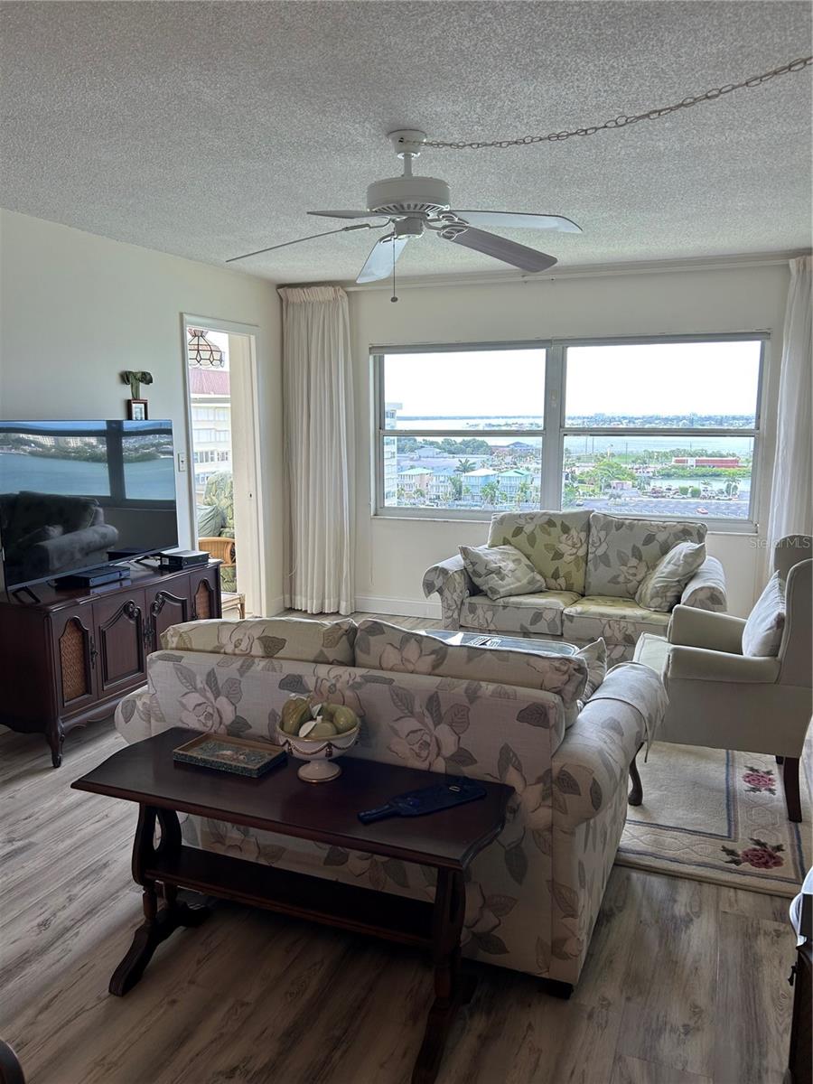 CONTINENTAL TOWERS CONDO - Residential Lease