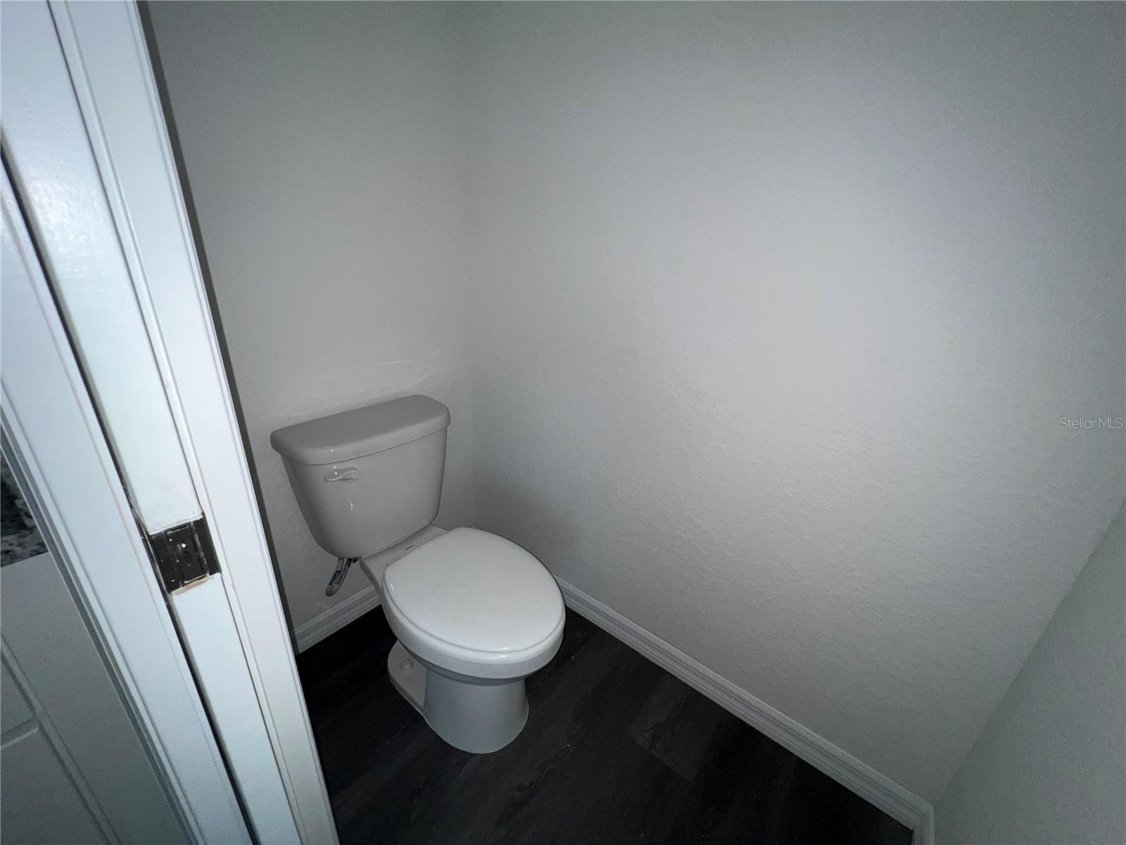 SILVER SPGS SHORES UN 31 - Residential Lease