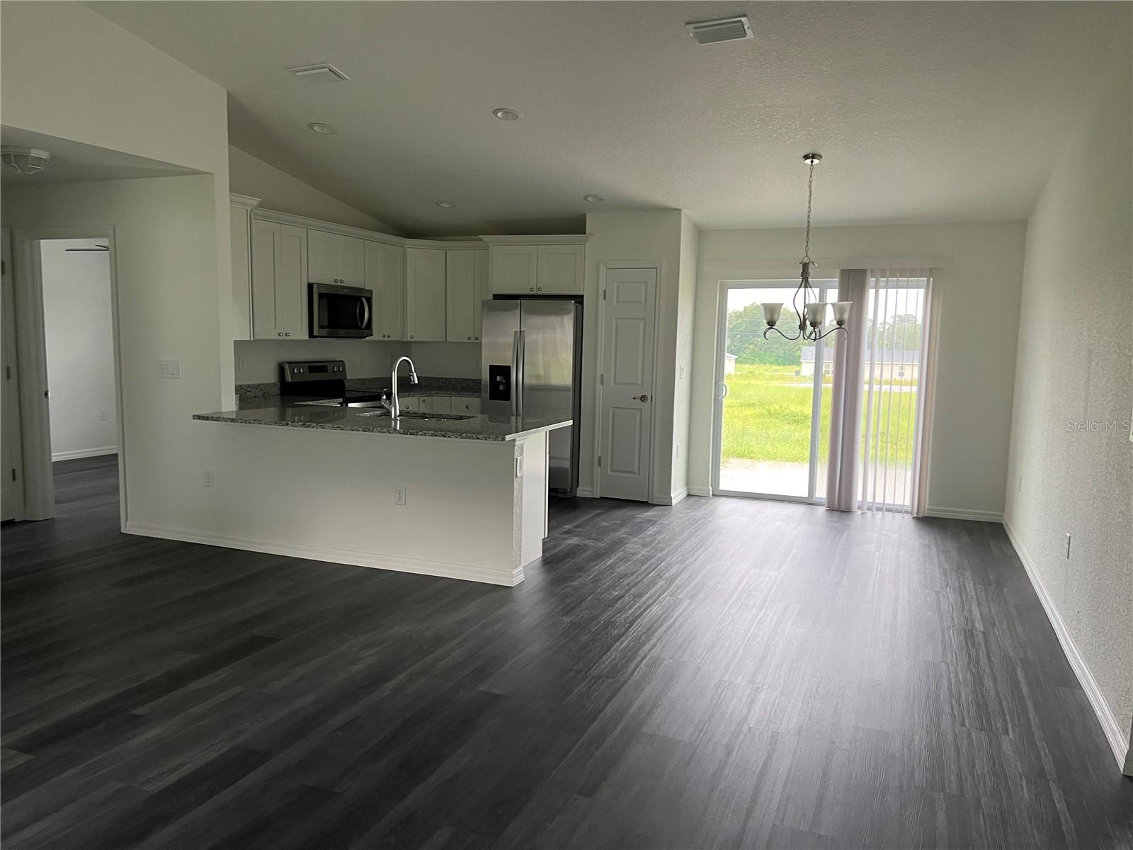 SILVER SPGS SHORES UN 31 - Residential Lease