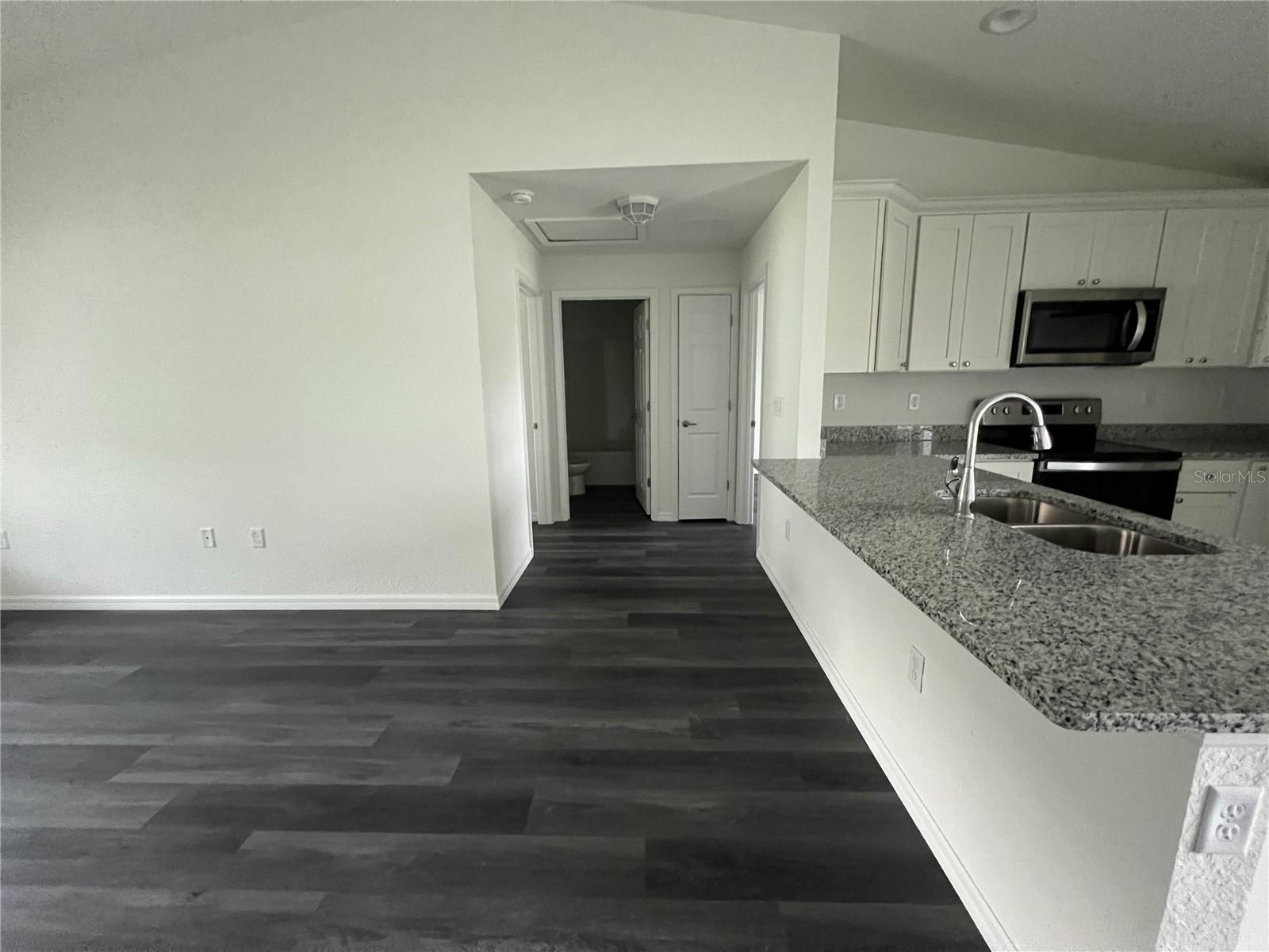 SILVER SPGS SHORES UN 31 - Residential Lease