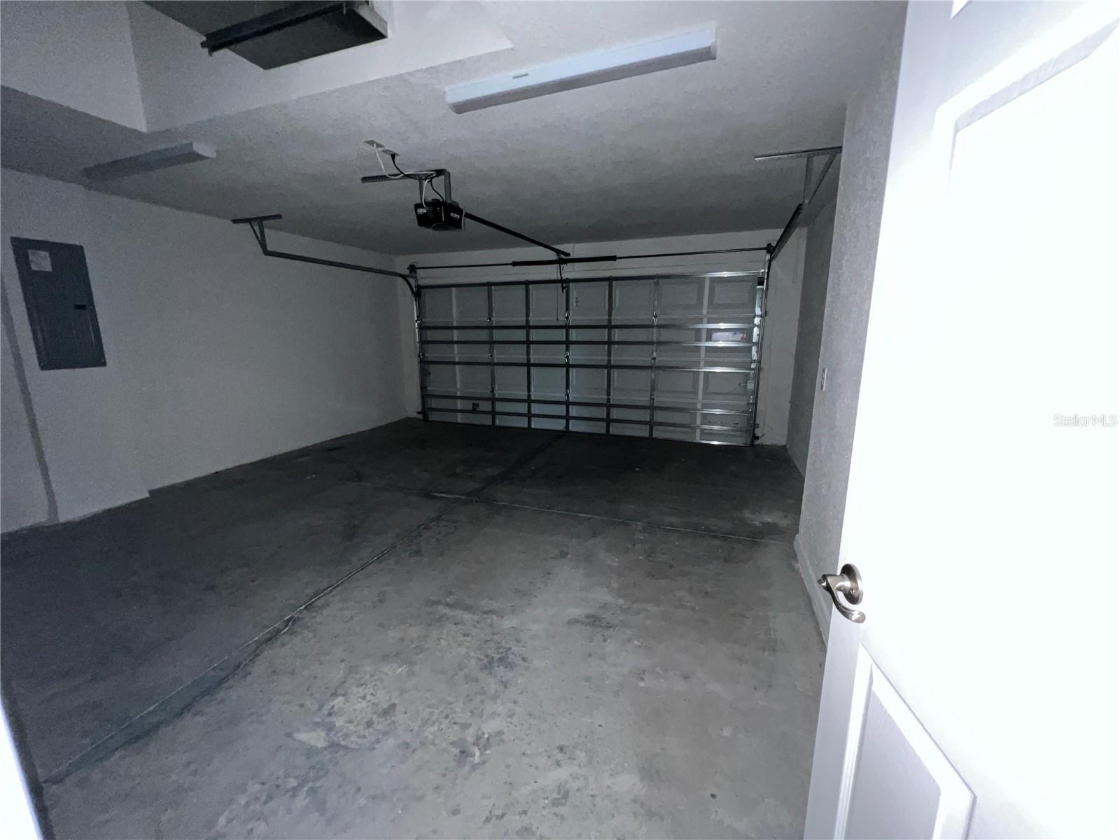 SILVER SPGS SHORES UN 31 - Residential Lease