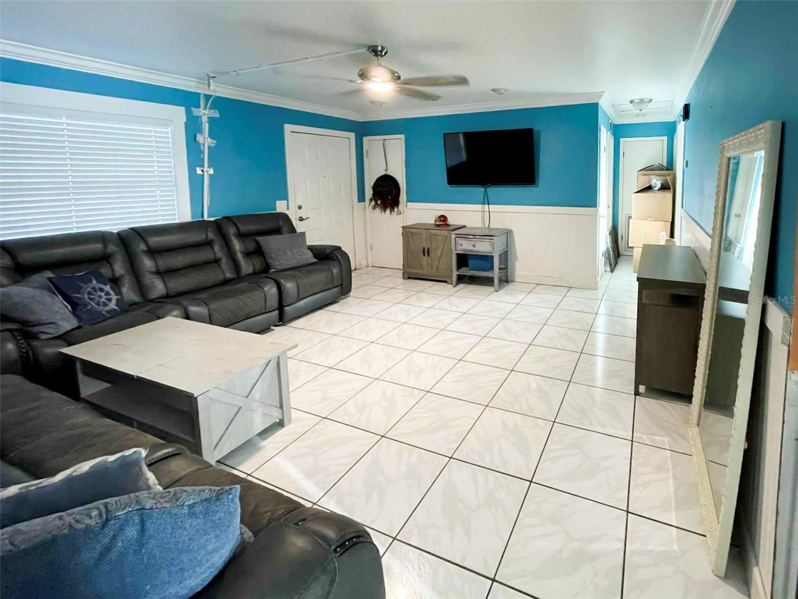 4902 HOLIDAY DRIVE