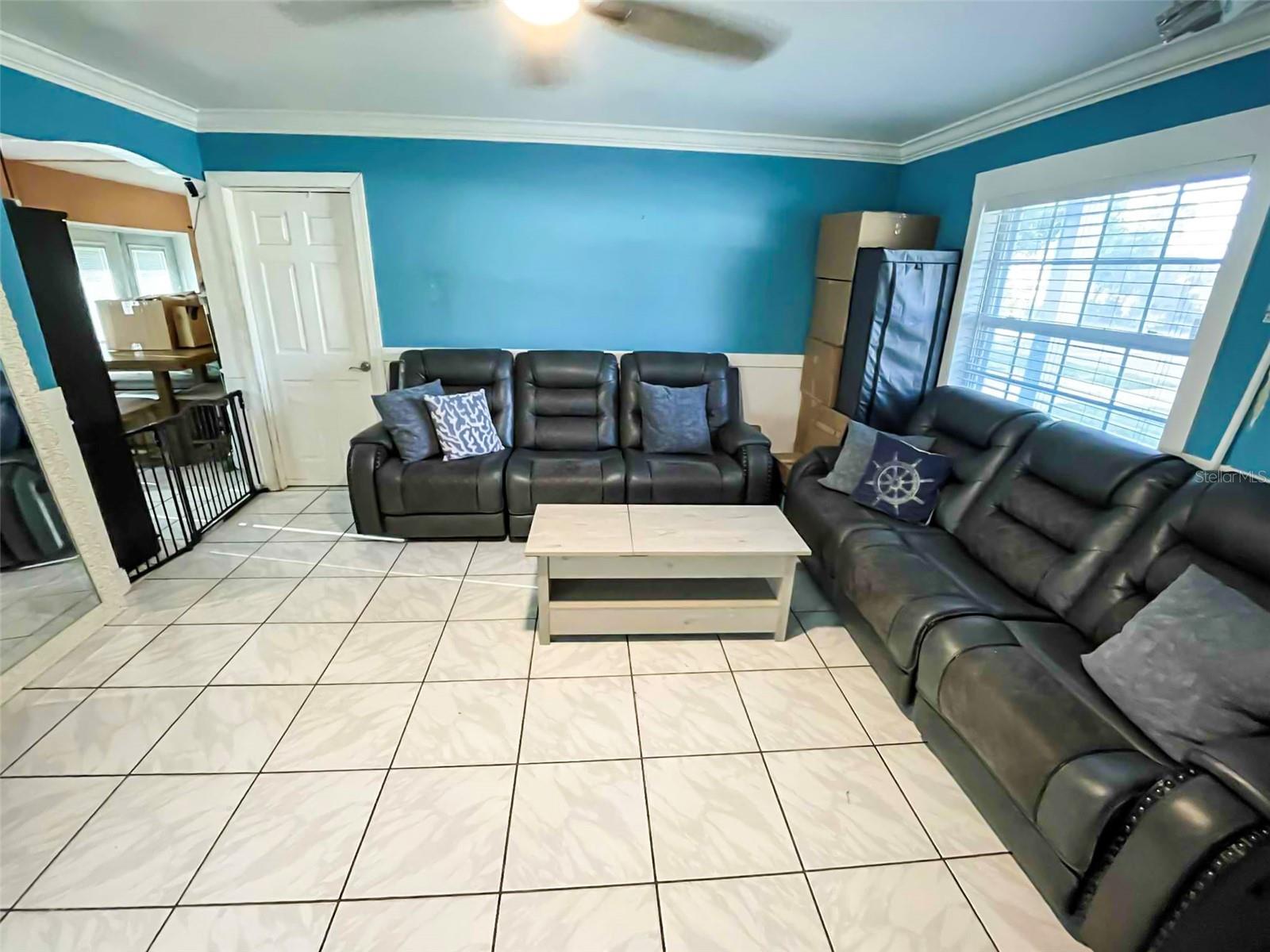 4902 HOLIDAY DRIVE
