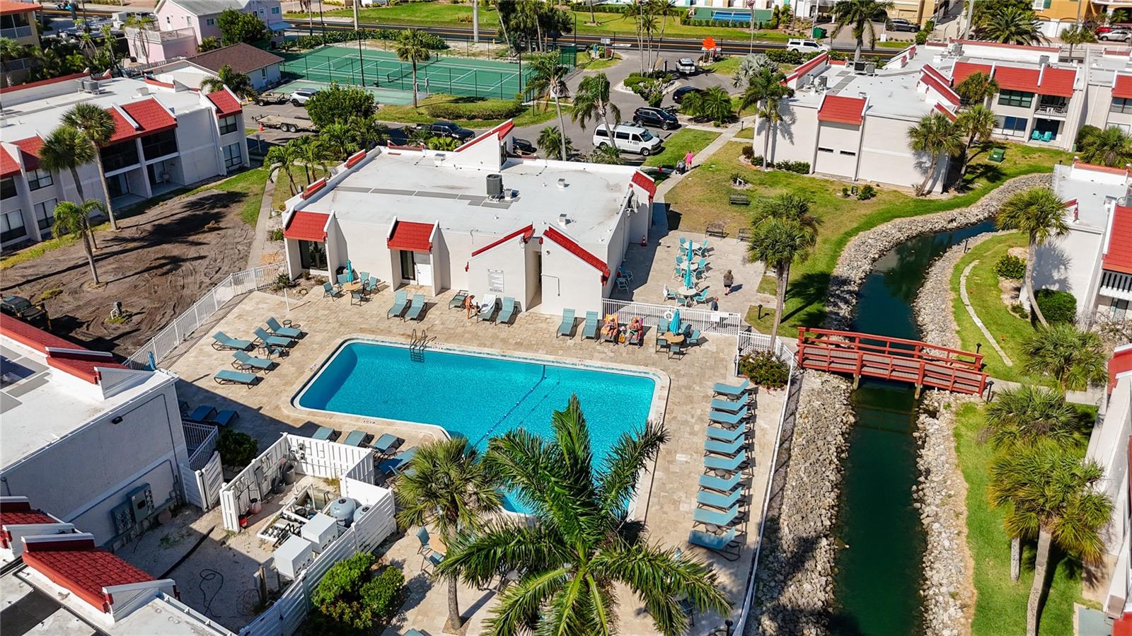 RUNAWAY BAY - Residential
