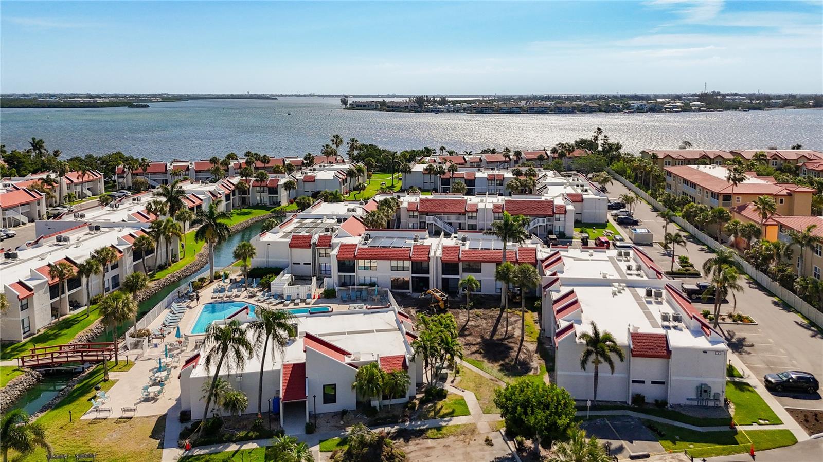 RUNAWAY BAY - Residential
