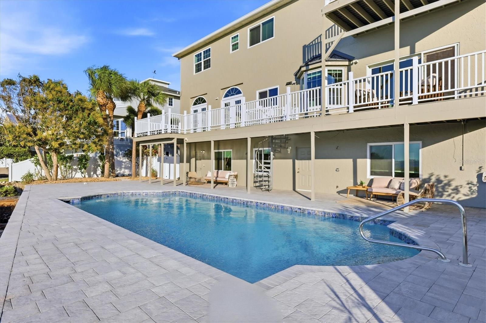 PALMA SOLA BAY - Residential