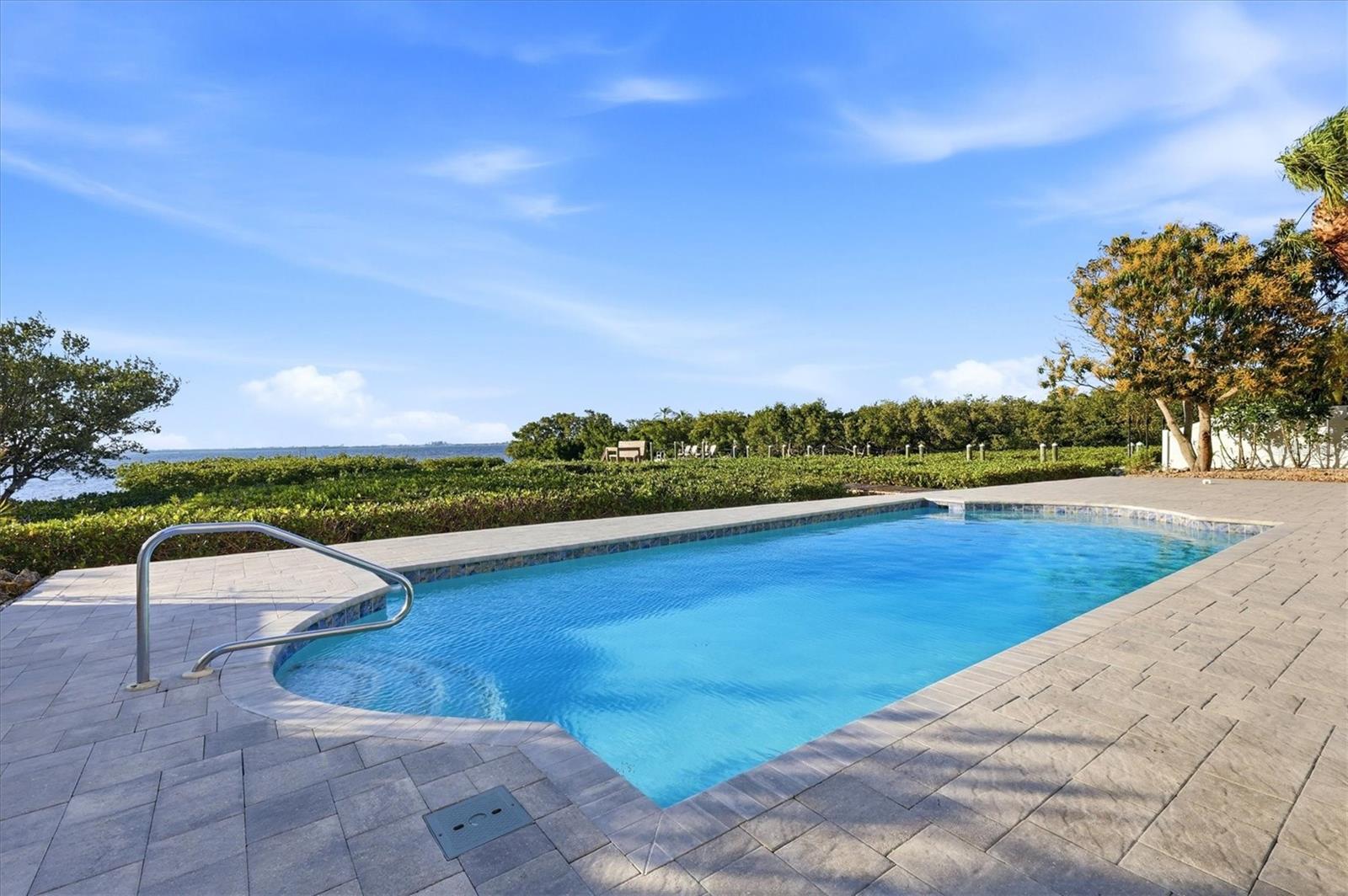 PALMA SOLA BAY - Residential