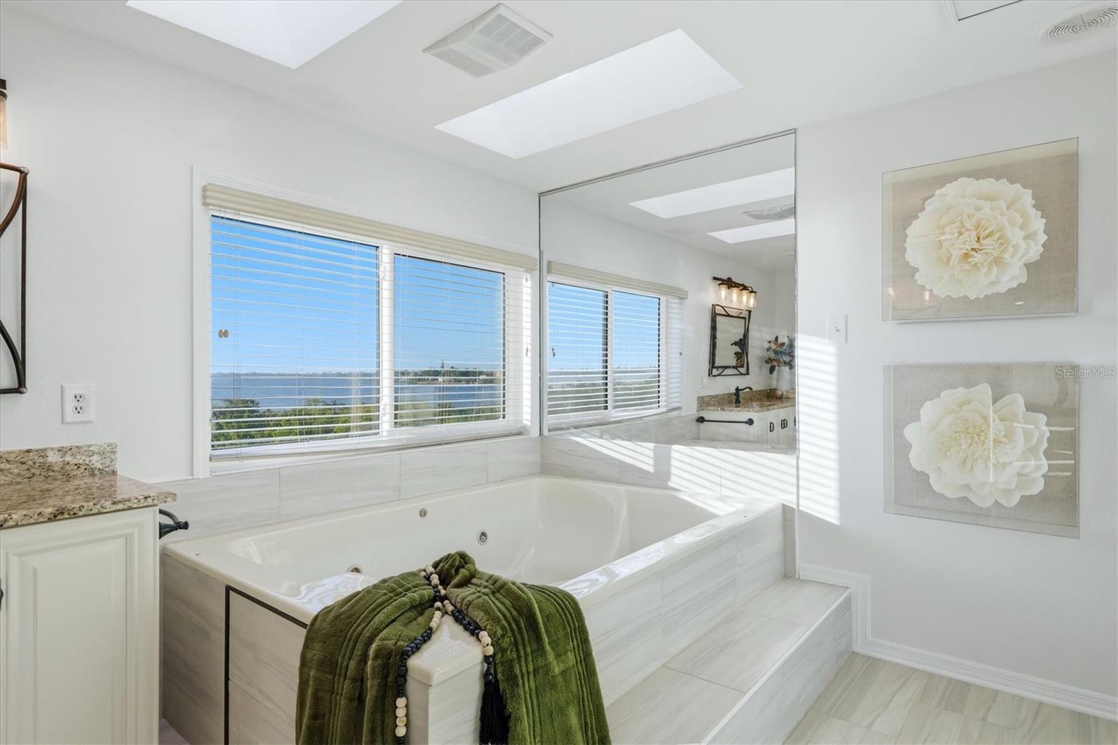 PALMA SOLA BAY - Residential