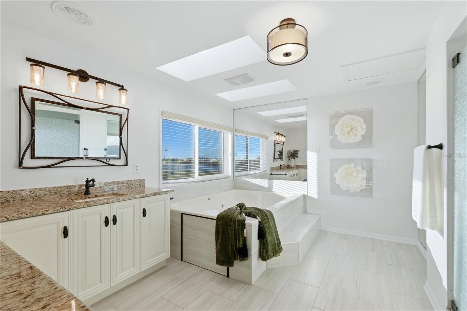 PALMA SOLA BAY - Residential