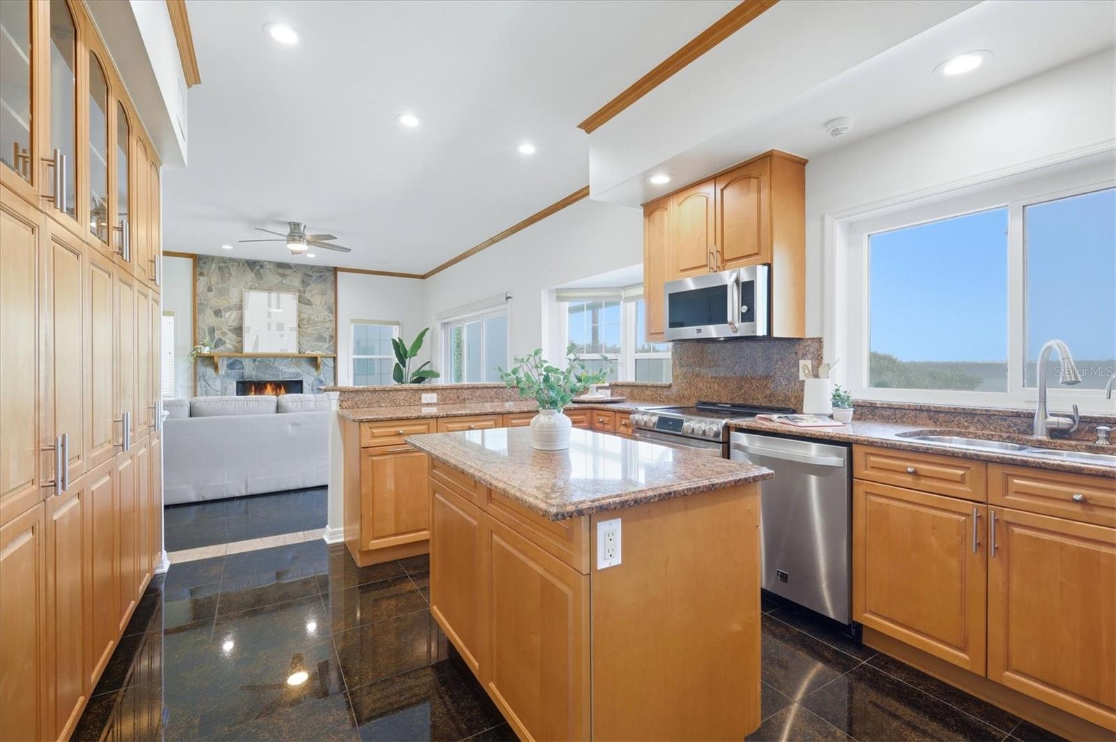 PALMA SOLA BAY - Residential