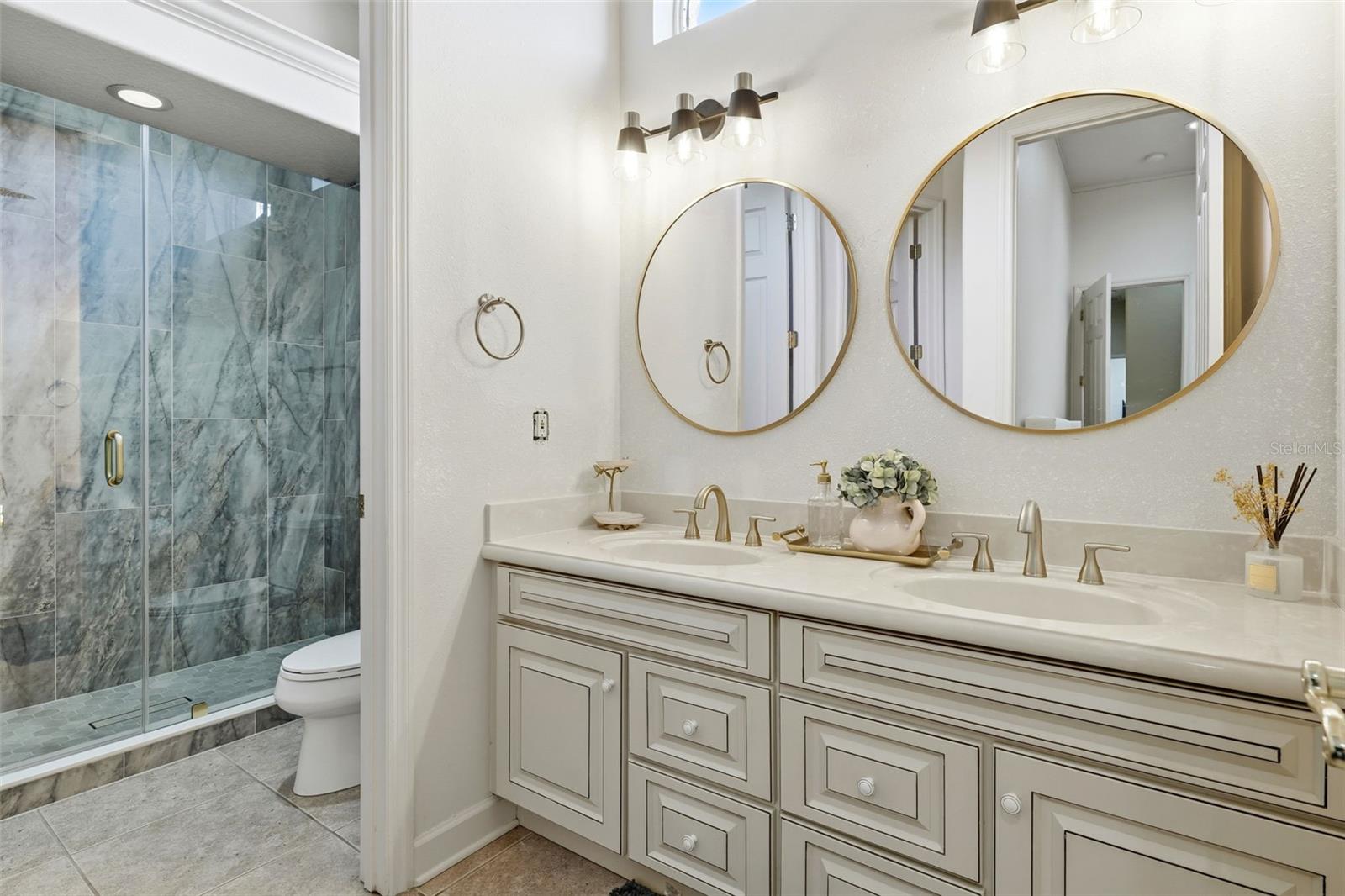 HARBOR ISLE - Residential