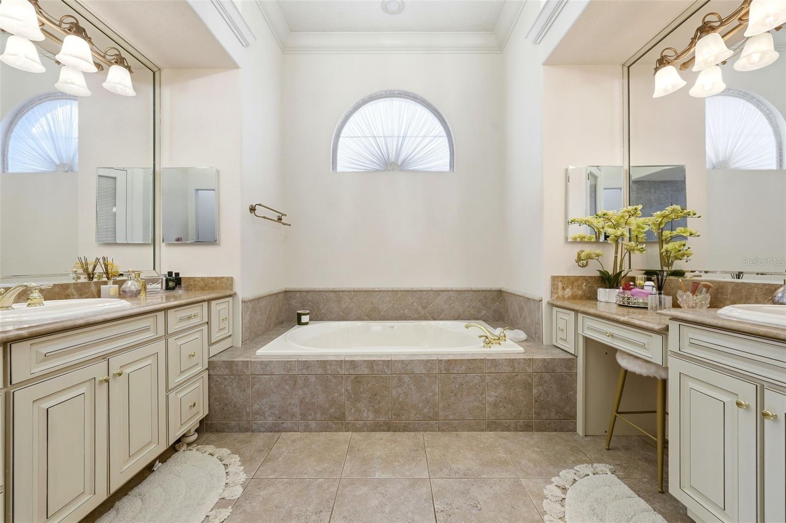 HARBOR ISLE - Residential