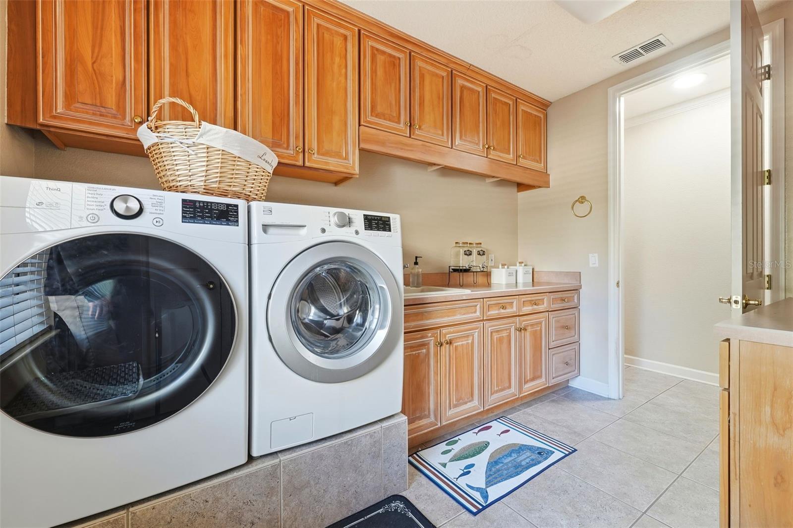 HARBOR ISLE - Residential