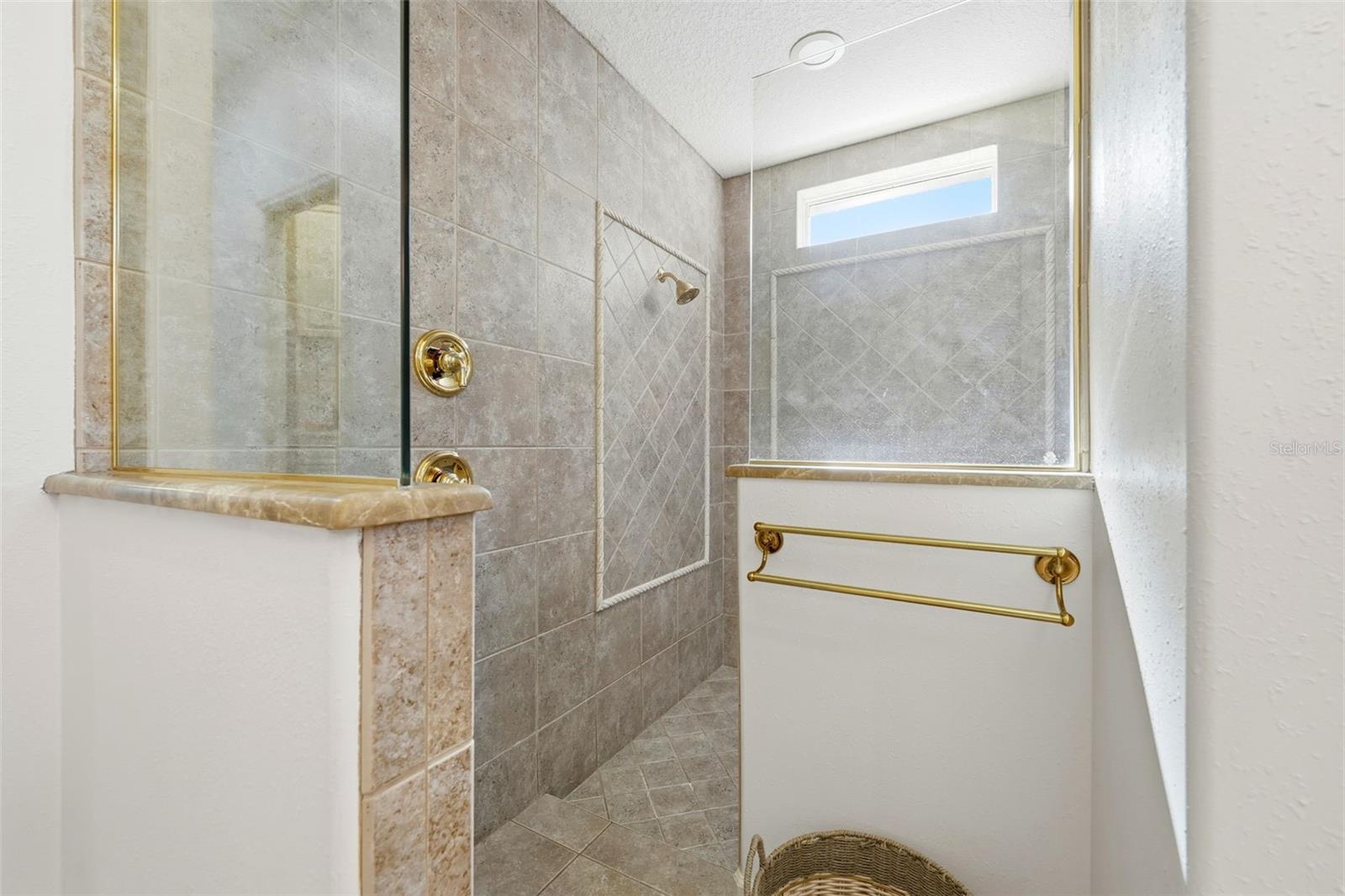 HARBOR ISLE - Residential