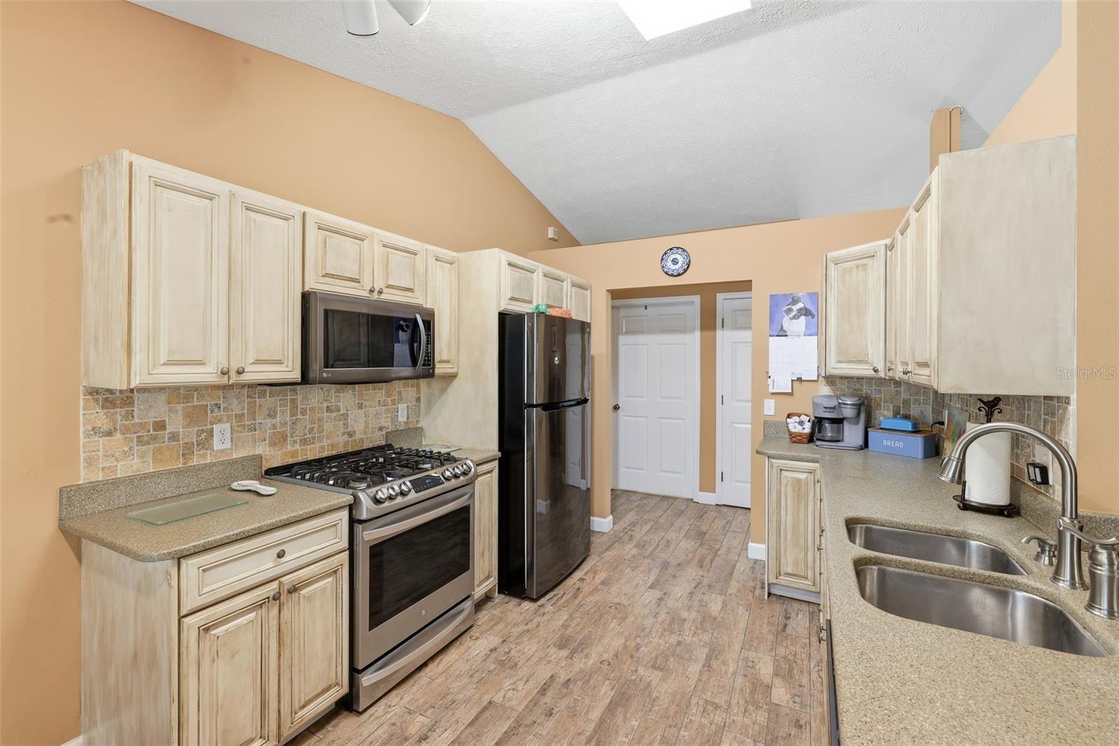 INVERNESS HLNDS UN #8 - Residential