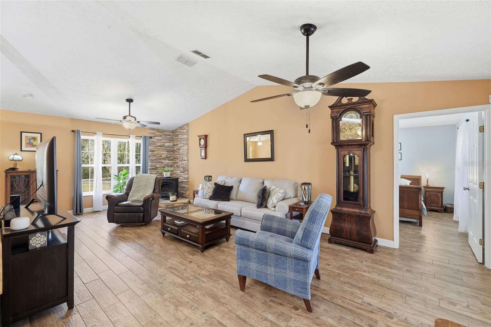 INVERNESS HLNDS UN #8 - Residential