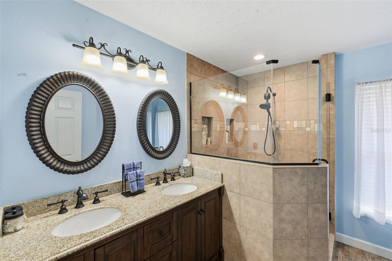 INVERNESS HLNDS UN #8 - Residential