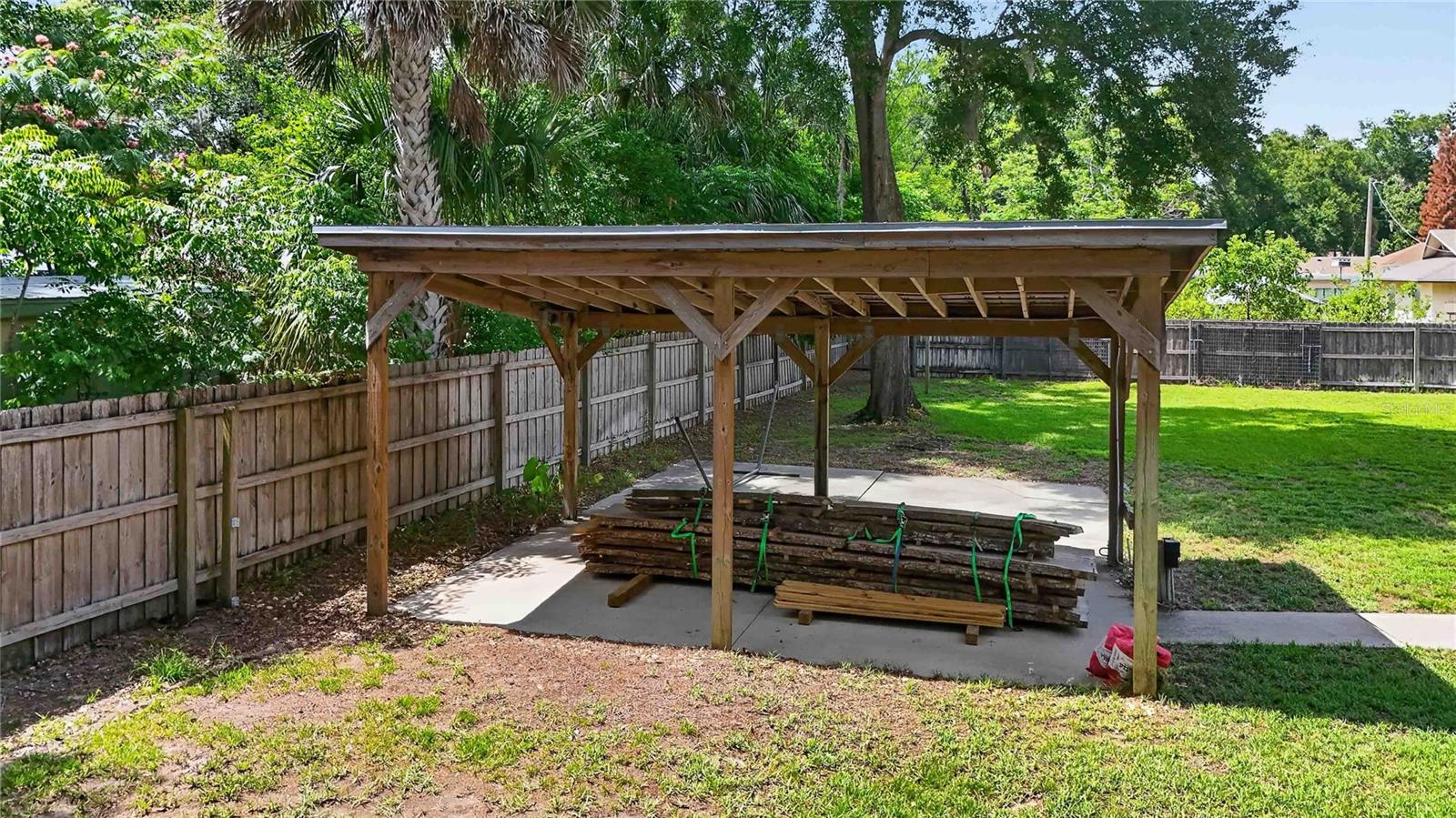 LAKE FRANKLIN PARK - Residential