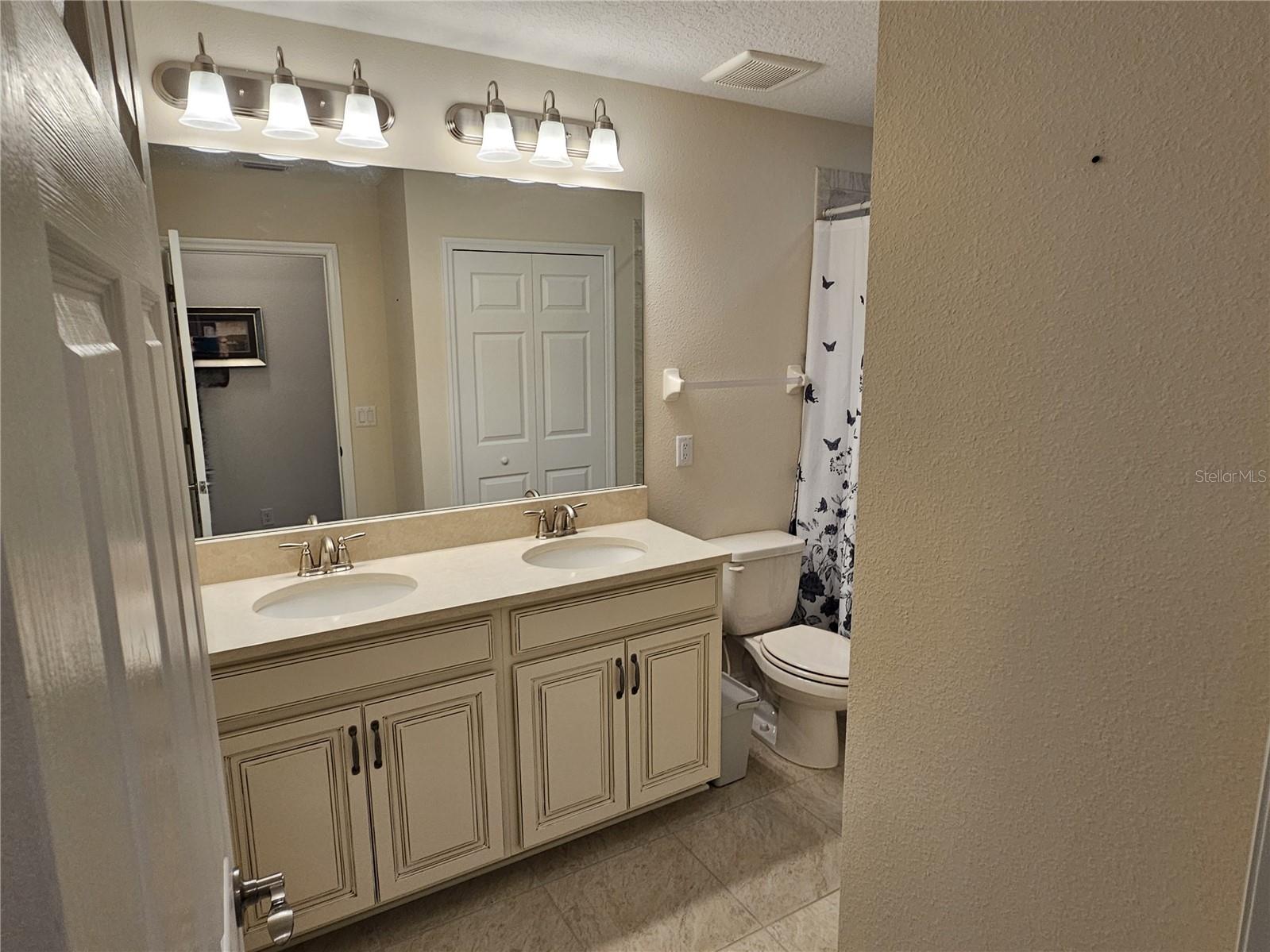 WEST LAKE TWNHMS PH 2 - Residential Lease