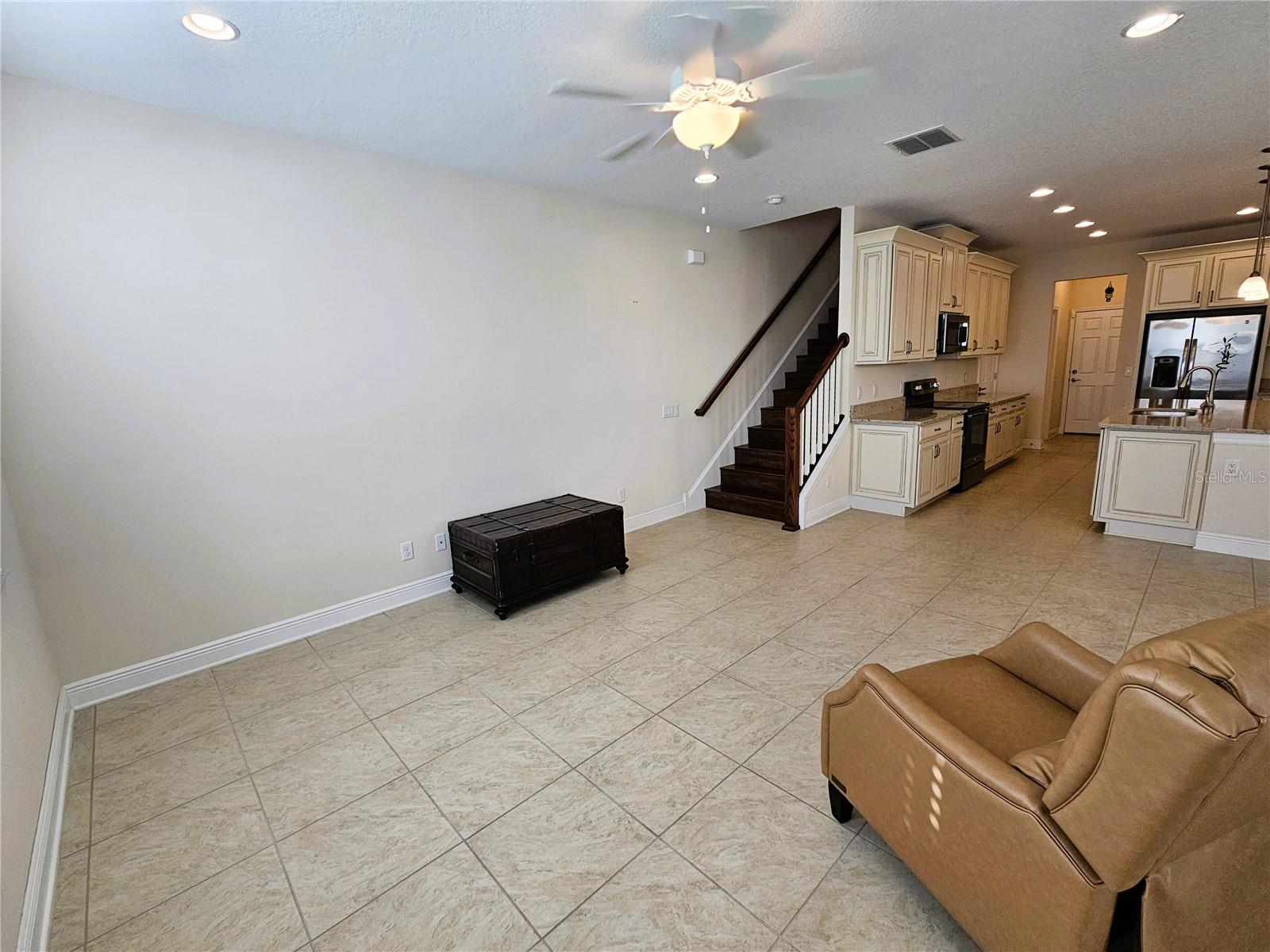 WEST LAKE TWNHMS PH 2 - Residential Lease