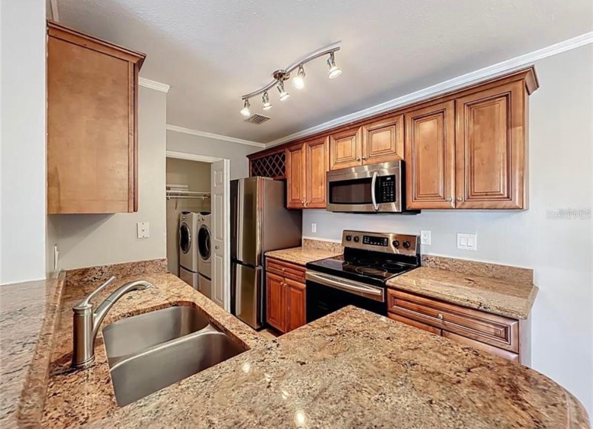 REGENCY PARK AT LAKE MARY A CONDO - Residential