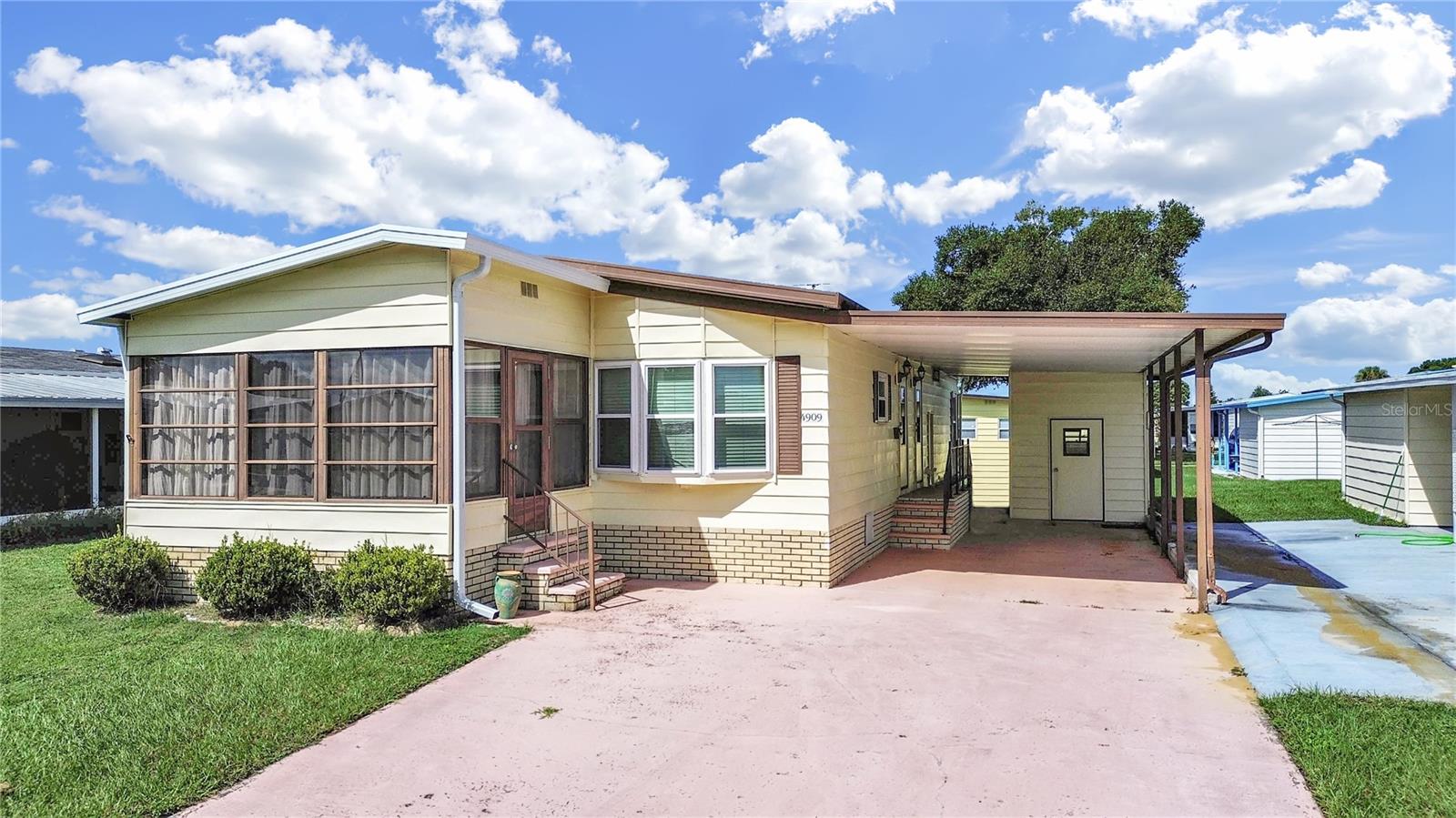 4909 FOXWOOD LAKE DR